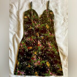NWT Floral Patterned Body-con Dress